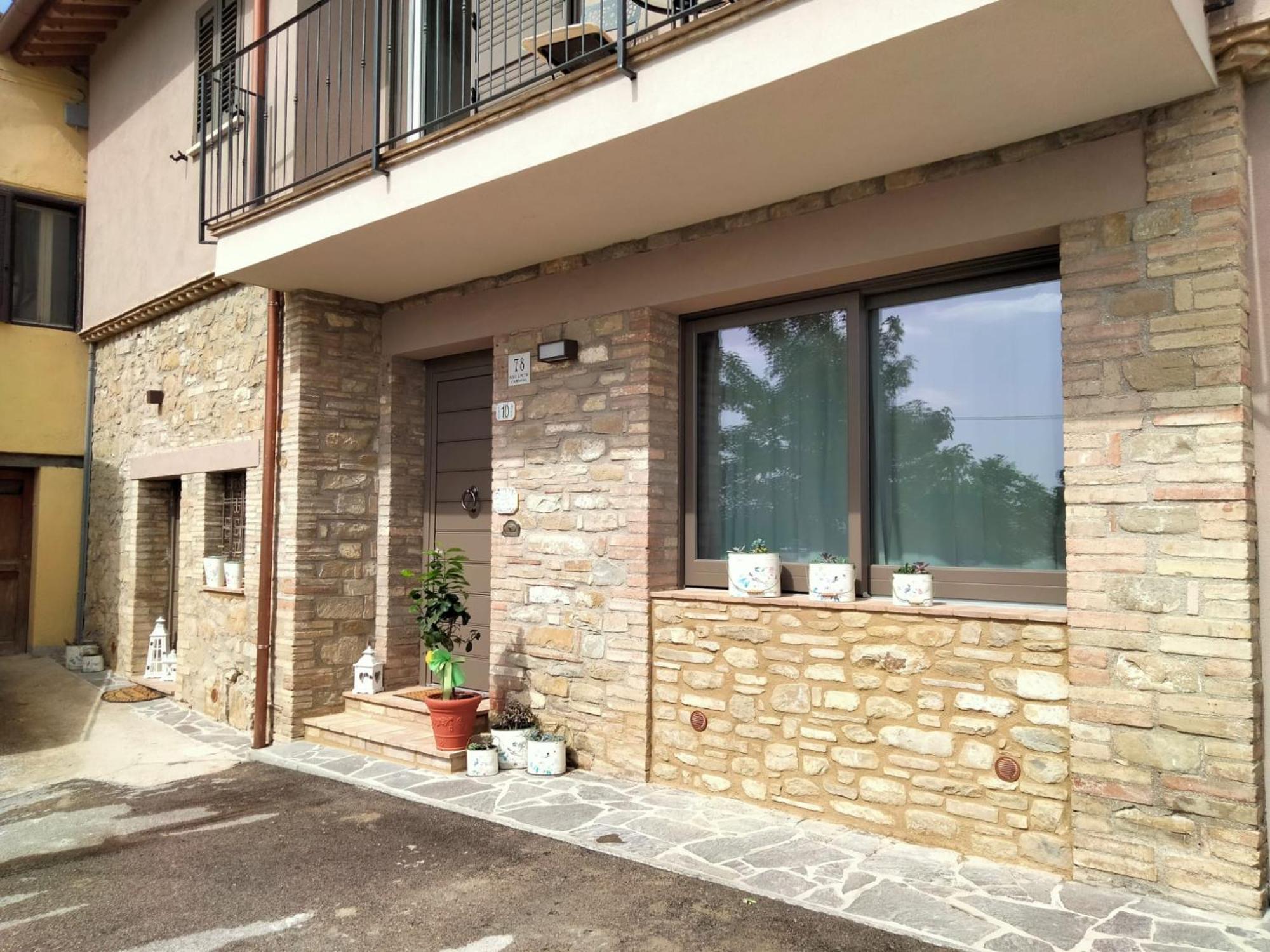 Lombardi Rita - Colle S. Martino Assis Exterior foto